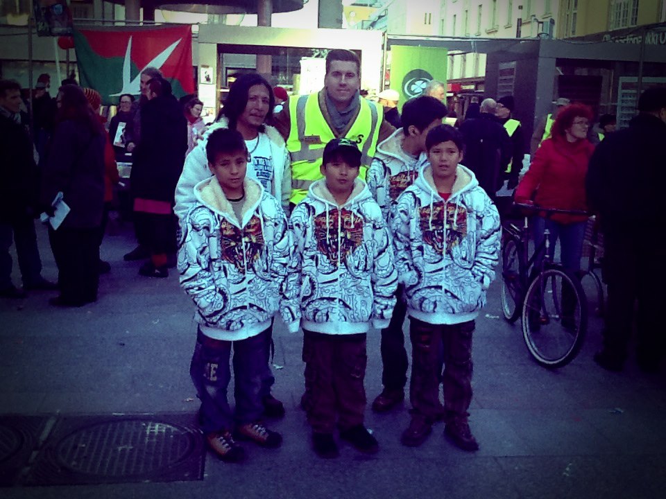 545487_373599979391547_962333213_n